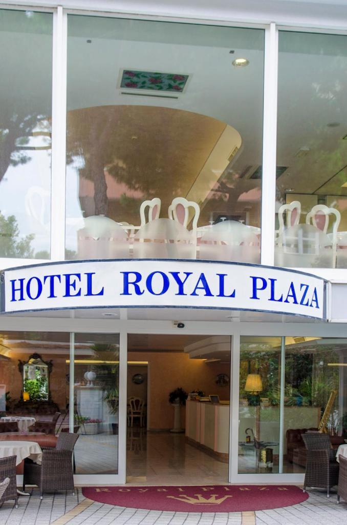 Hotel Royal Plaza Rimini Exteriör bild